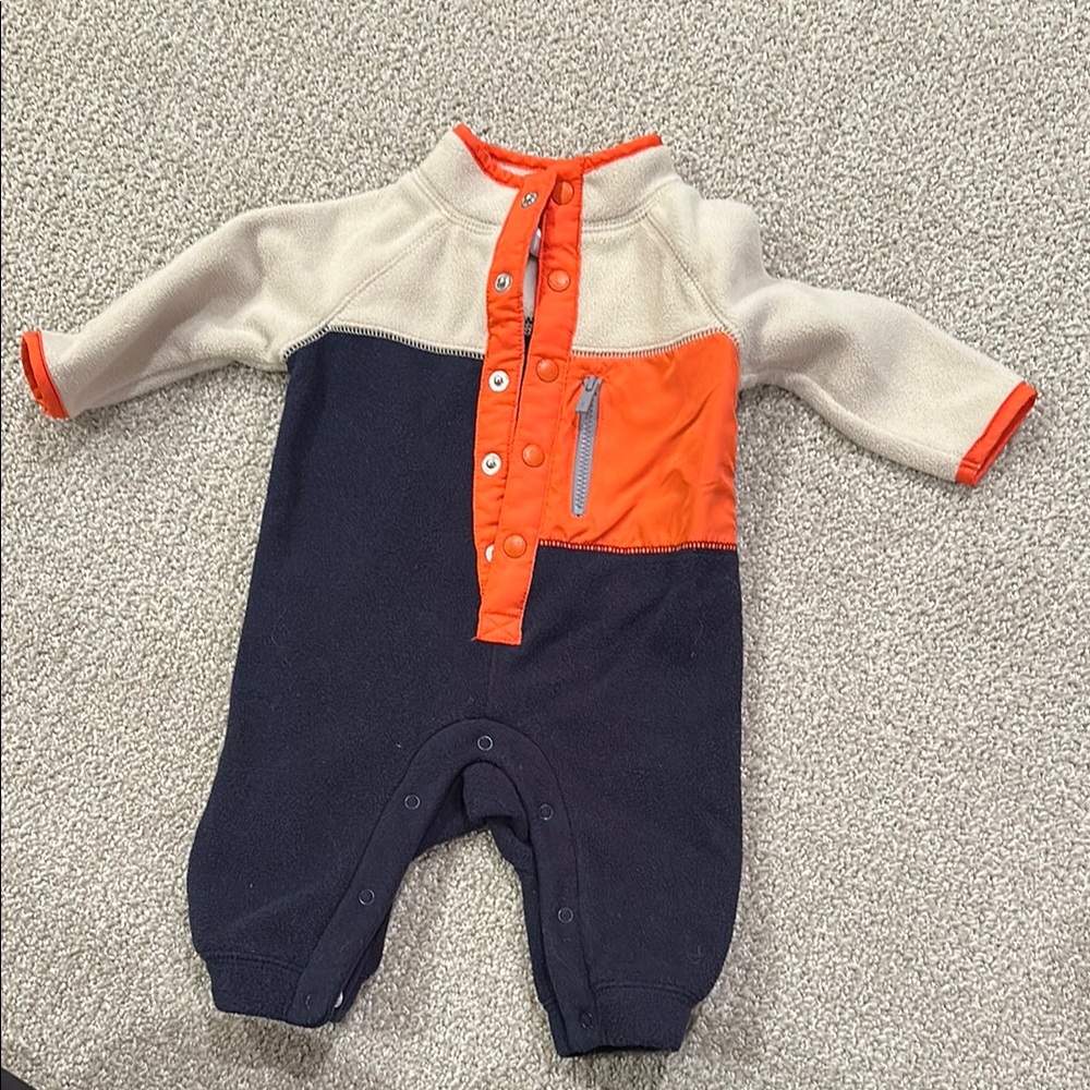 Old Navy Fleece with Color Block Design 0-3 months like new!